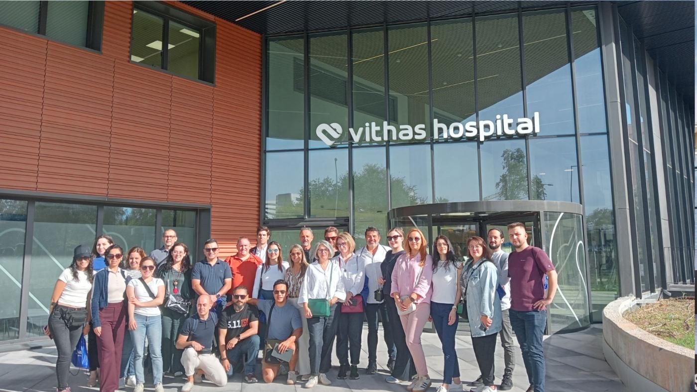 Profesionales internacionales visitan el Hospital Vithas Valencia Turia