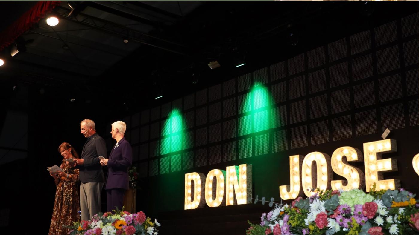 Más de 1.500 personas rinden un emotivo homenaje a  D. José Luis Marín Carbonell