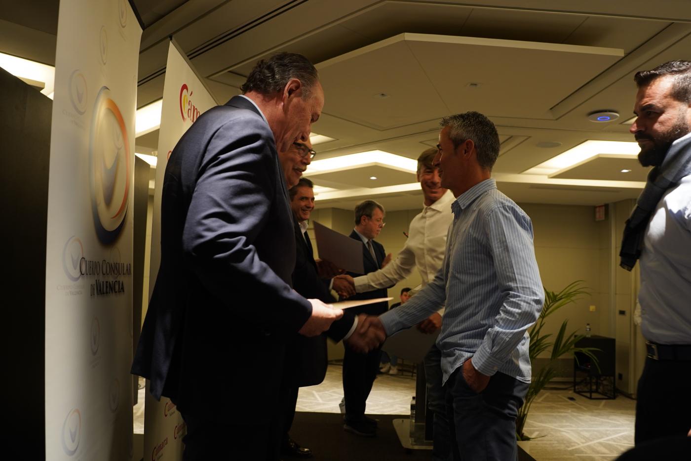 La III Gala Valencia Internacional premia la solidaridad tras la DANA