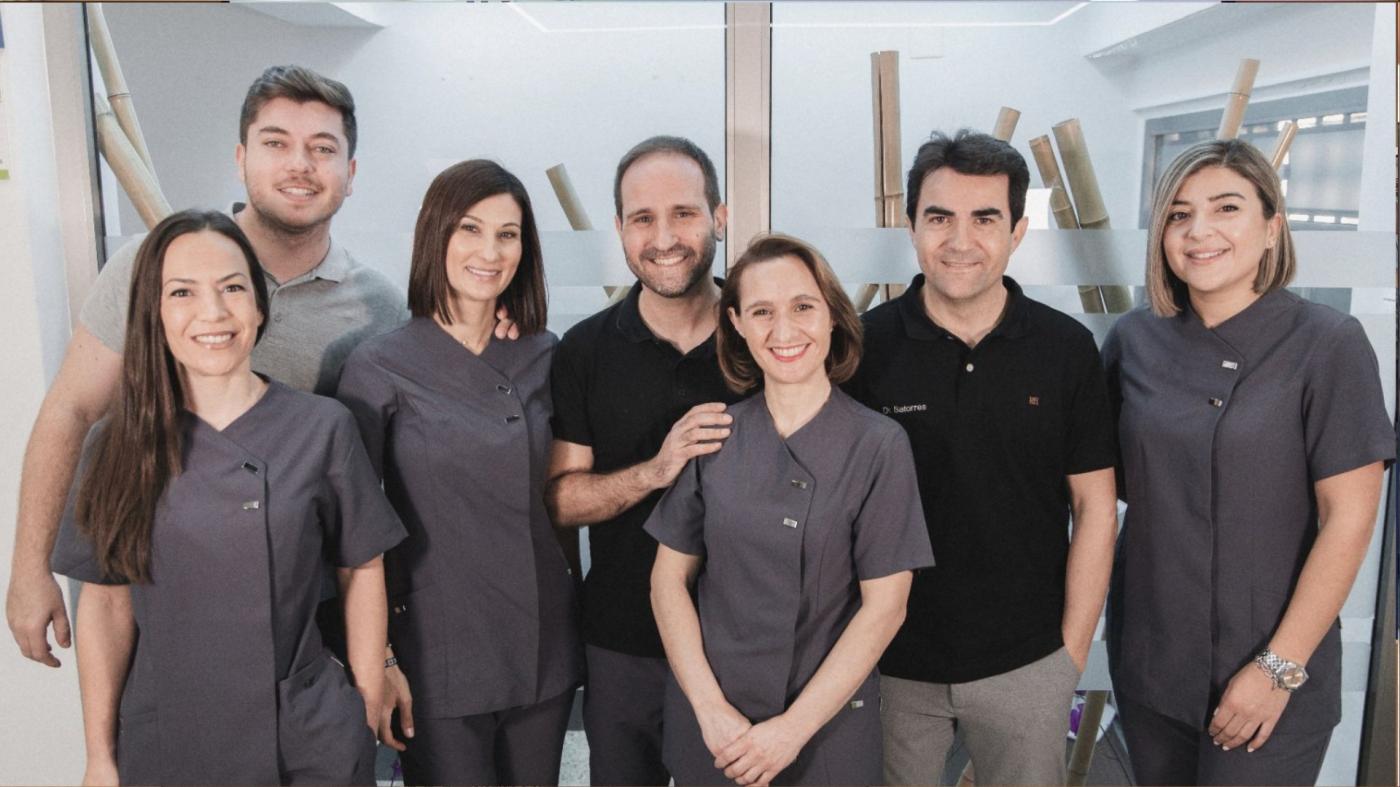 Carillas dentales en Clínica Dental Satorres:  tu sonrisa más natural que nunca