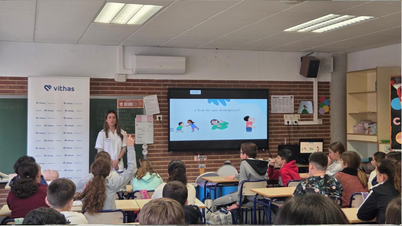 Vithas Valencia Turia acerca la RCP a los alumnos y docentes del CEIP San Jaume de Alfarb