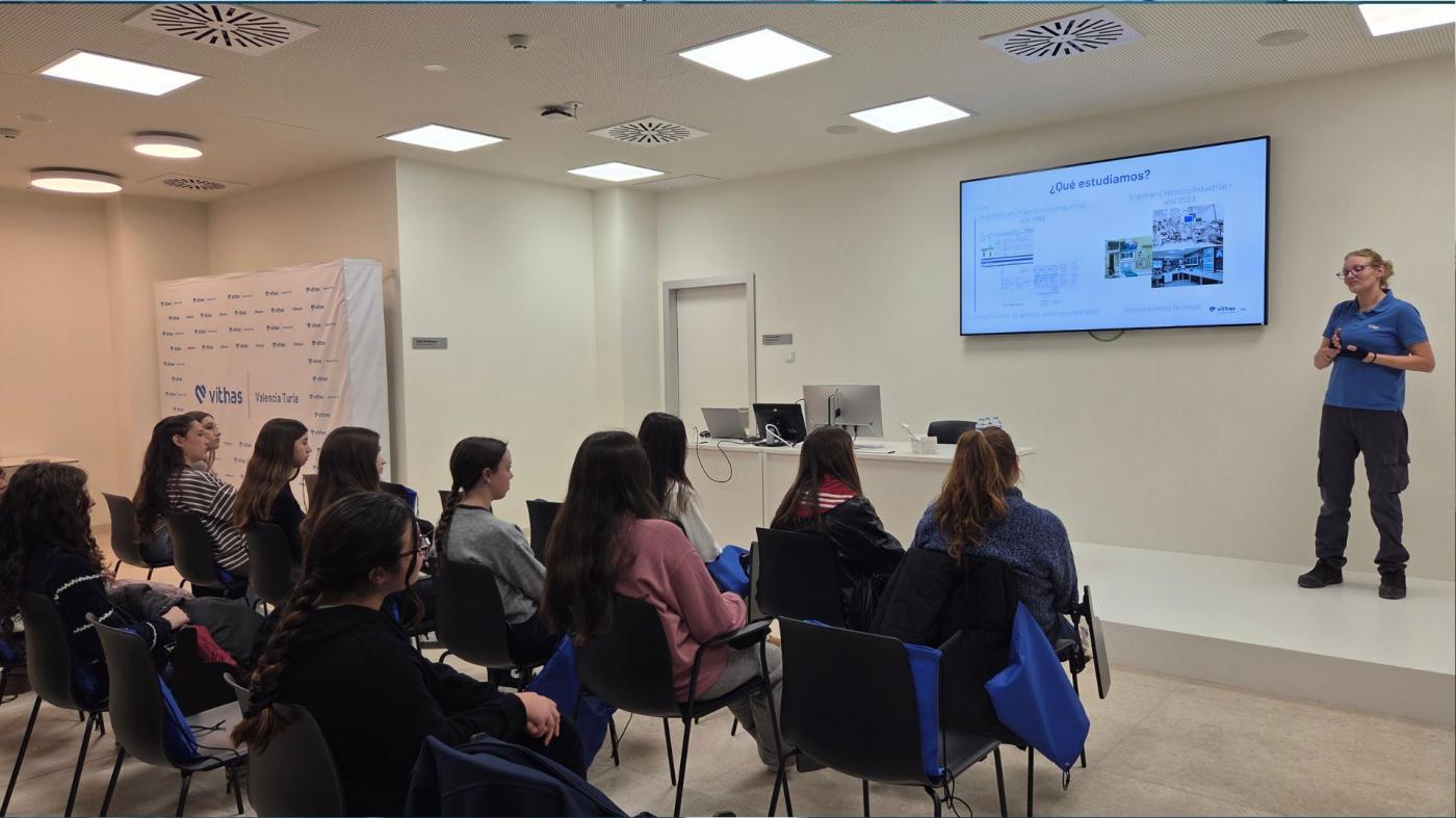 El Hospital Vithas Valencia Turia impulsan las vocaciones científicas en niñas y jóvenes