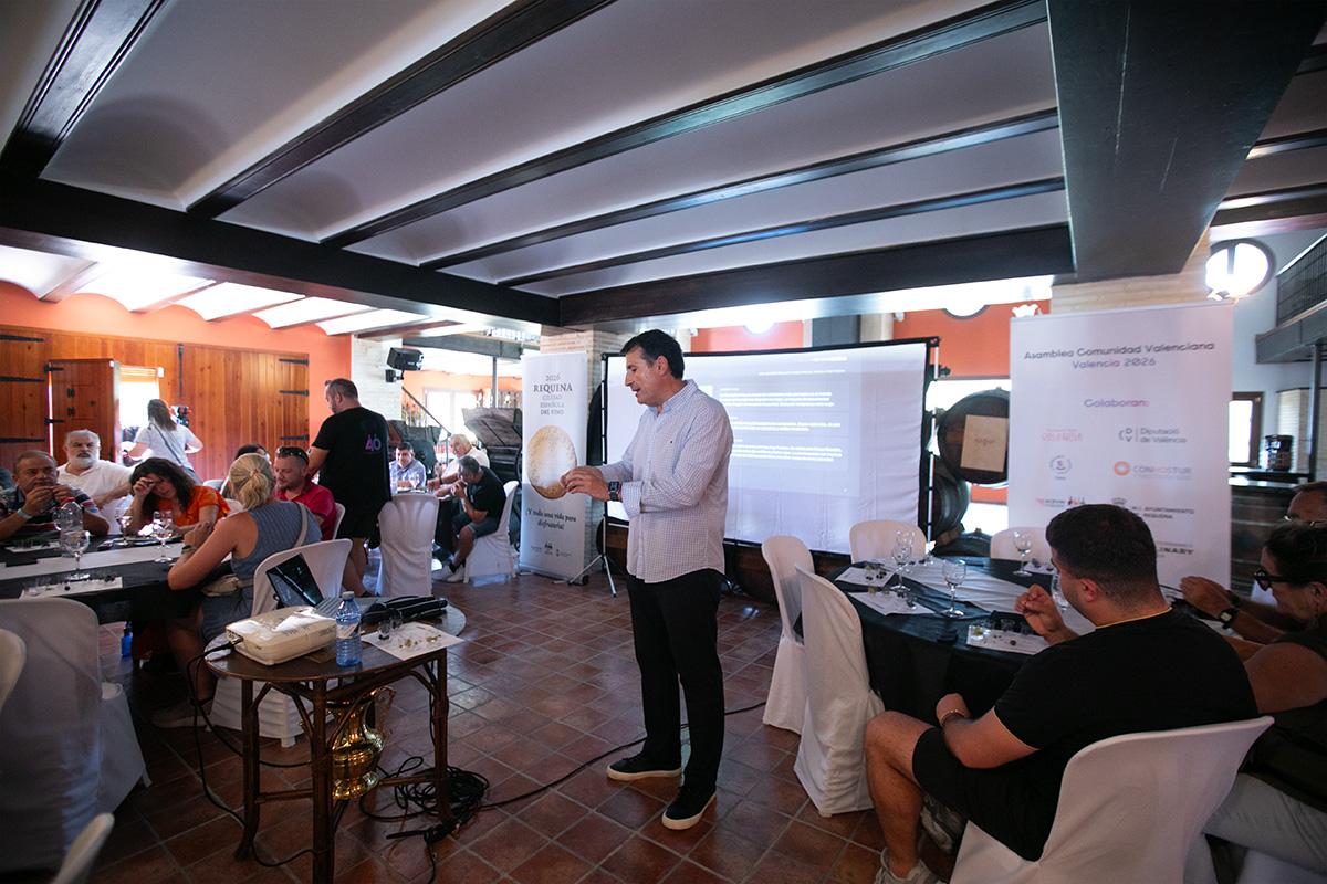Chefs de Euro-Toques visitan Requena para 'empaparse' de su cultura del vino y gastronomía