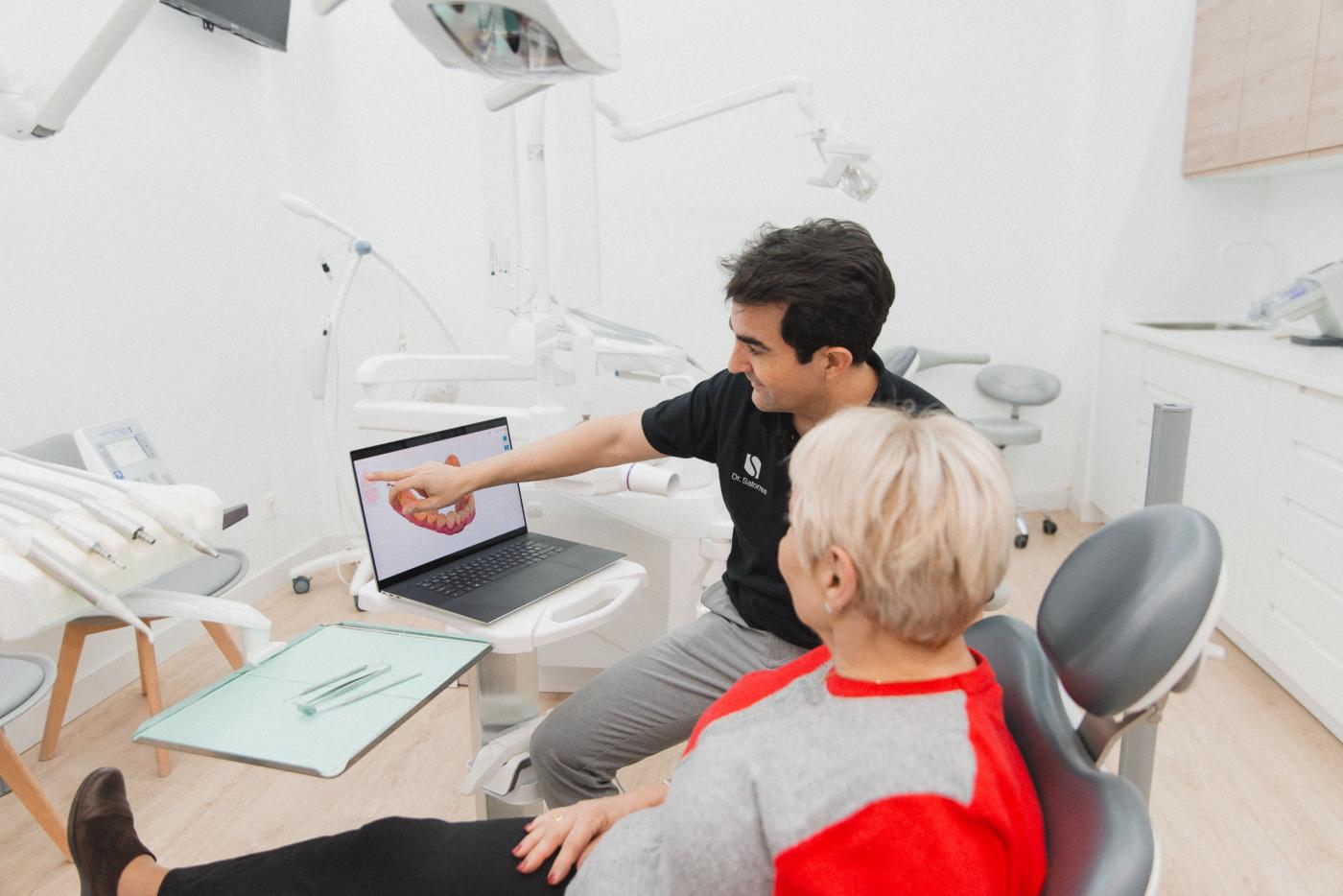 La inteligencia artificial avanza en el diseño de sonrisas con Satorres
