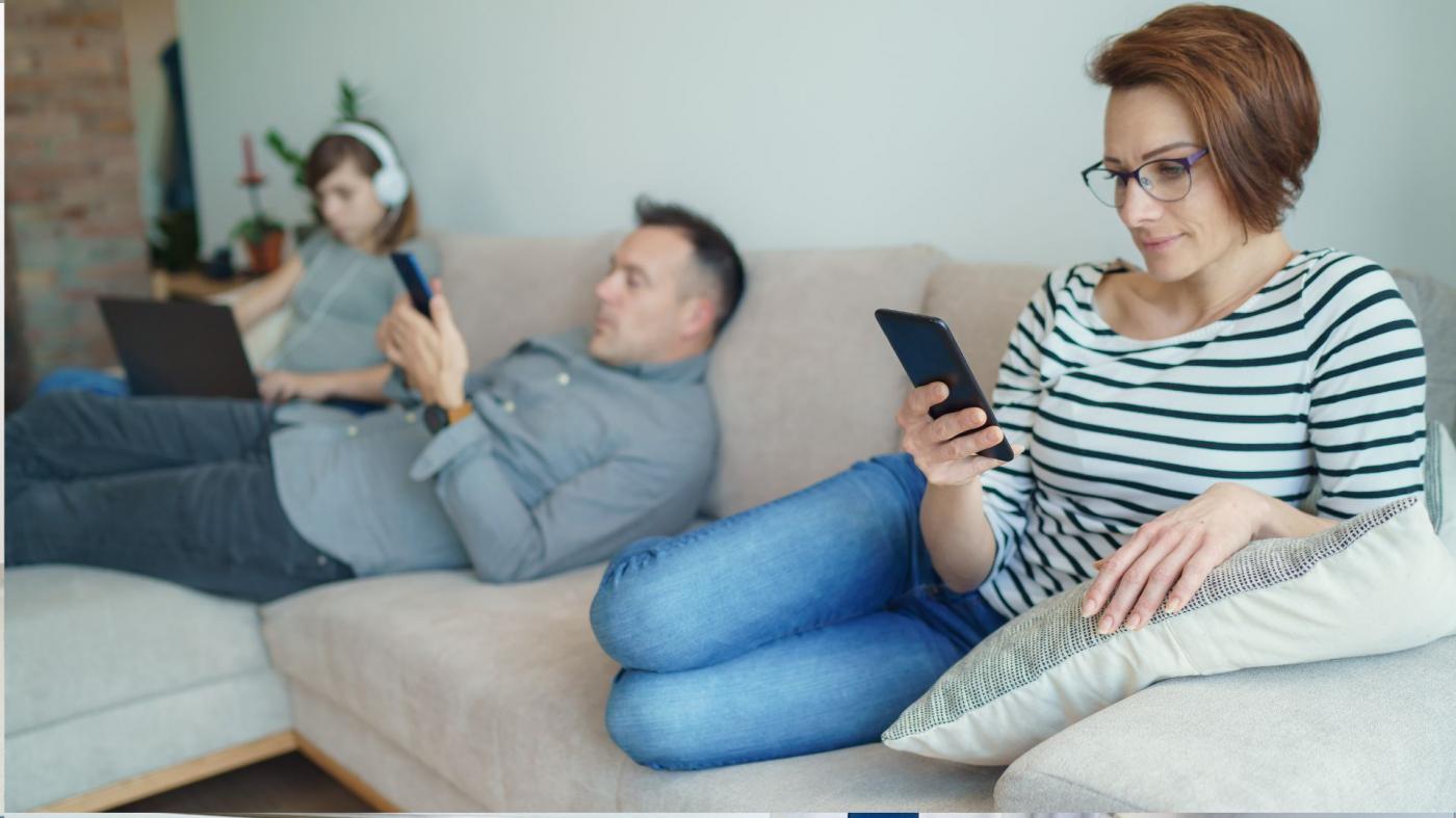 El uso compulsivo de redes sociales afecta al sueño, la concentración y el estado de ánimo